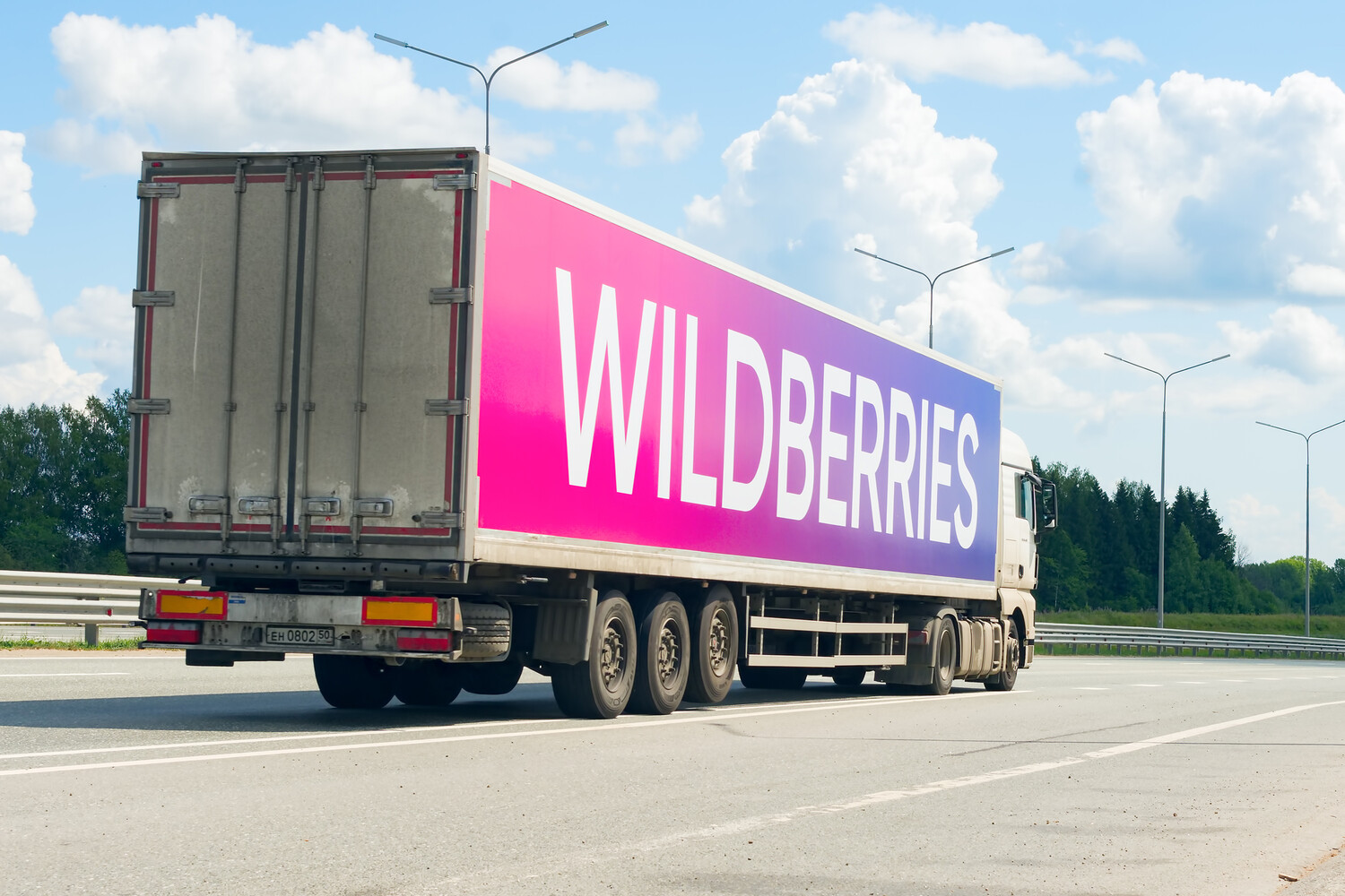 Logistic wildberries. Wildberries грузовик. wildberries транспорт.